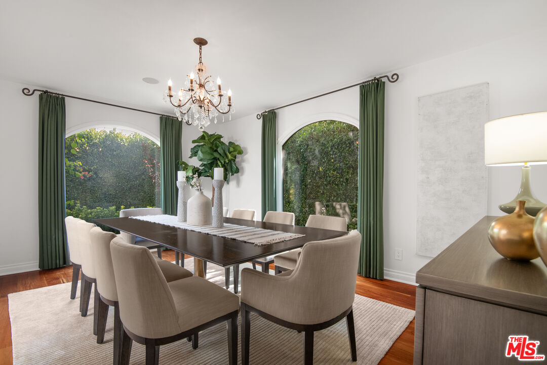 629 S Gretna Green Way