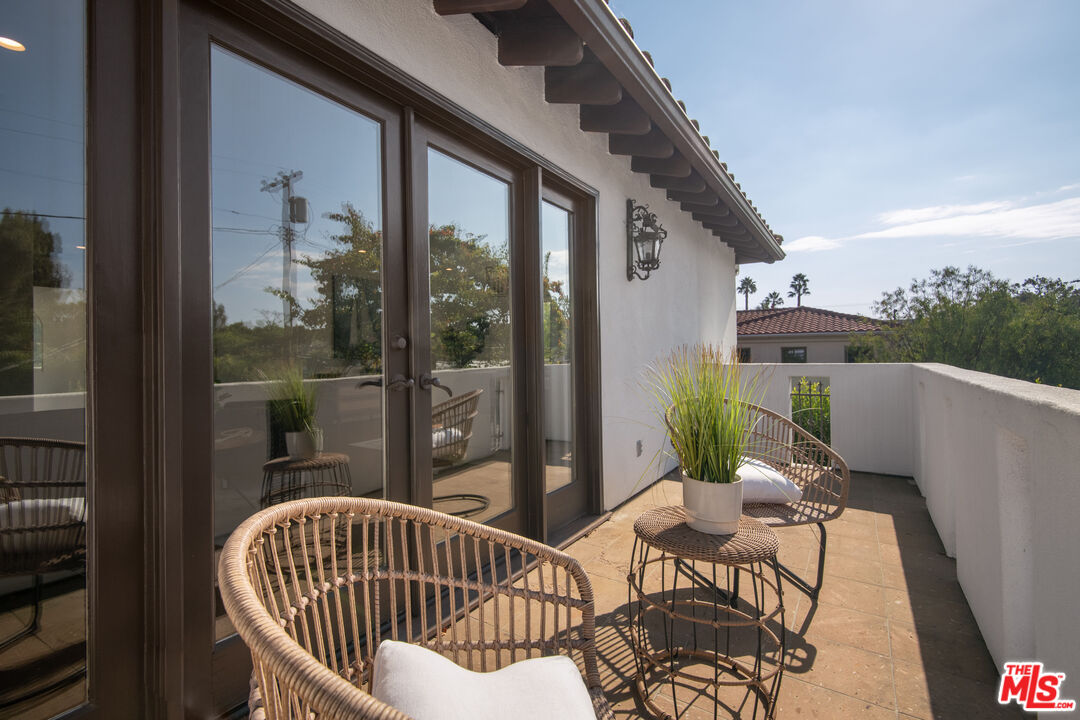 629 S Gretna Green Way