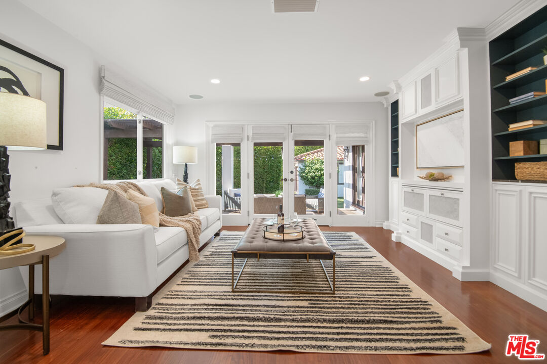 629 S Gretna Green Way