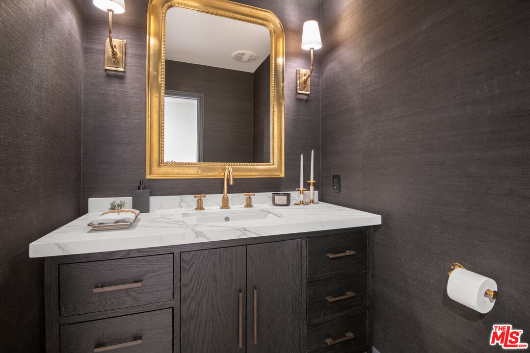 629 S Gretna Green Way