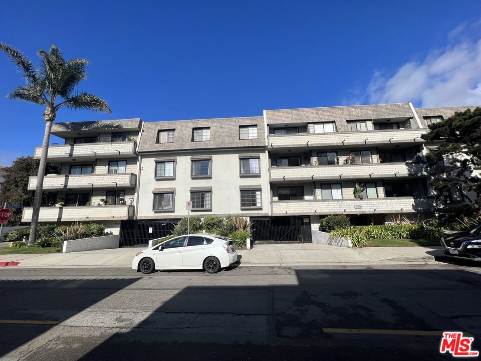 5100 Via Dolce Unit: 114