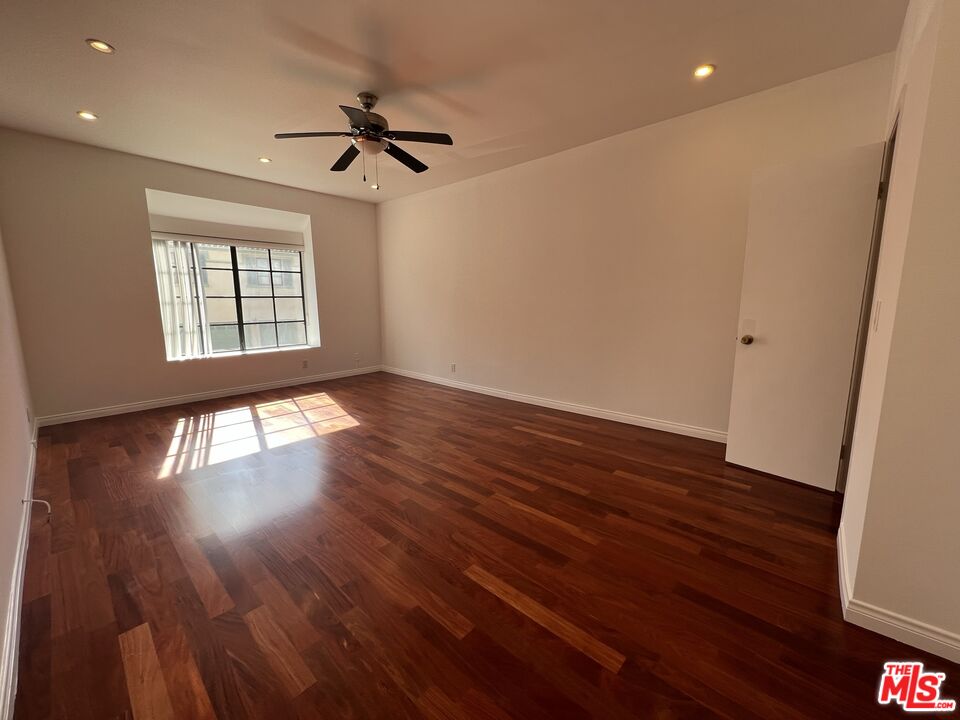 5100 Via Dolce Unit: 114