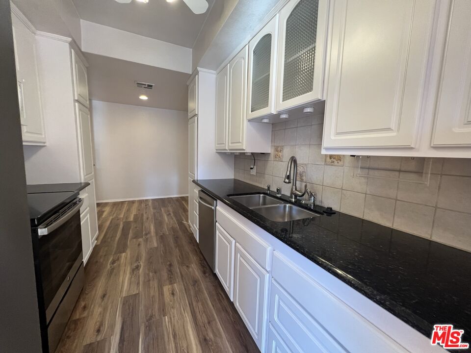 5100 Via Dolce Unit: 114