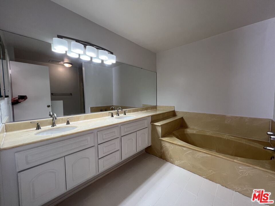 5100 Via Dolce Unit: 114