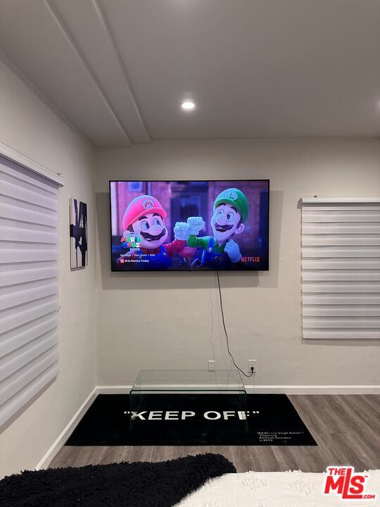 163 N Clark Dr Unit: 4