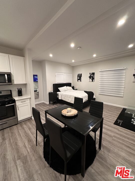 163 N Clark Dr Unit: 4