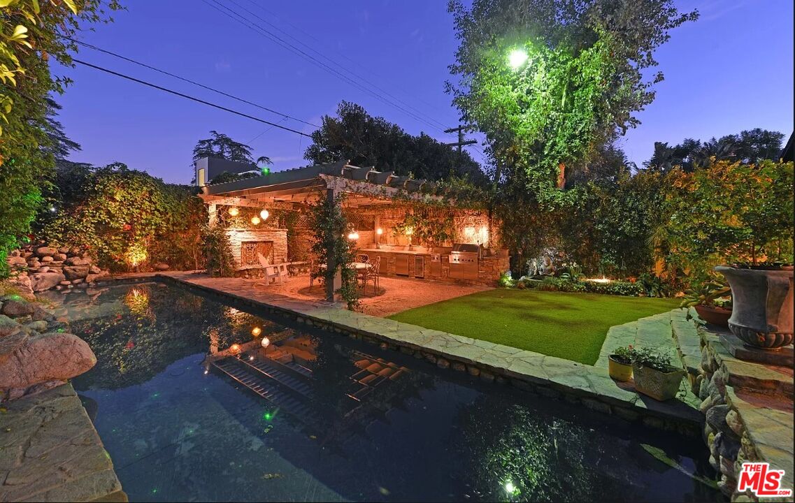 1612 Courtney Ave