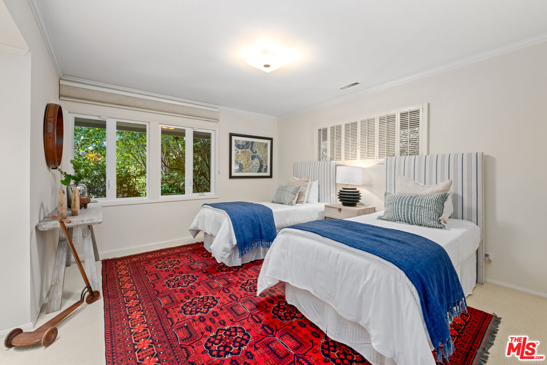 2610 Mandeville Canyon Rd