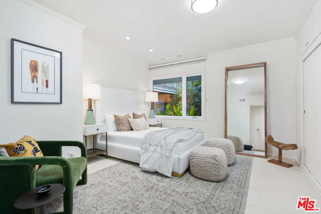 2610 Mandeville Canyon Rd