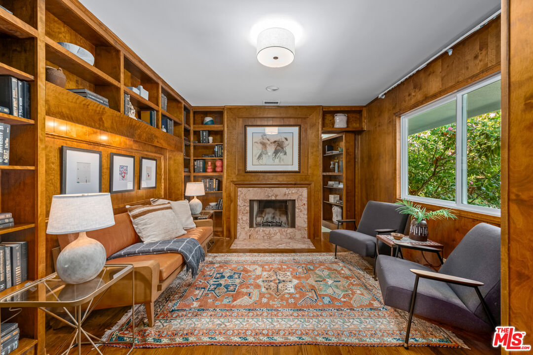 2610 Mandeville Canyon Rd