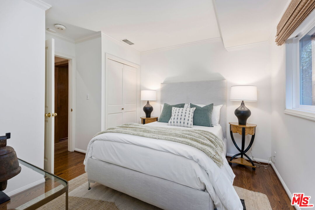 2610 Mandeville Canyon Rd