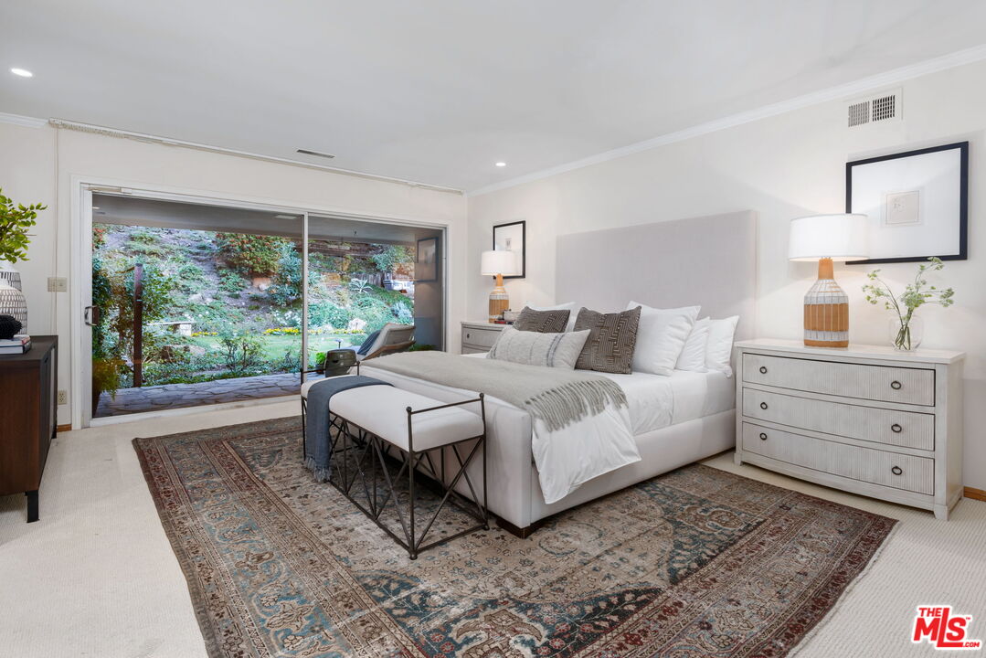 2610 Mandeville Canyon Rd