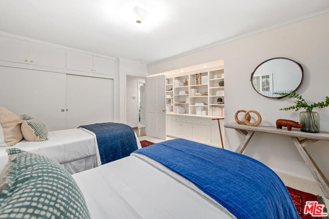 2610 Mandeville Canyon Rd