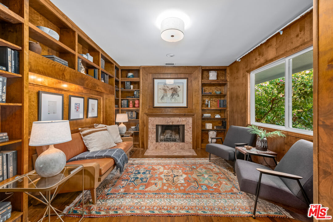 2610 Mandeville Canyon Rd