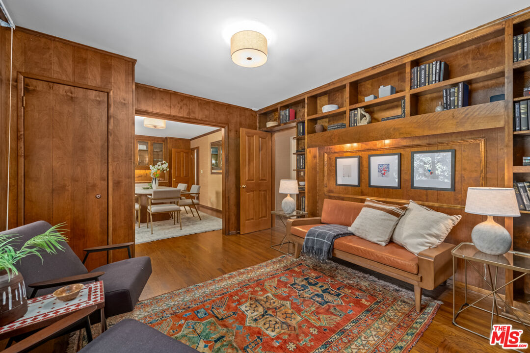 2610 Mandeville Canyon Rd