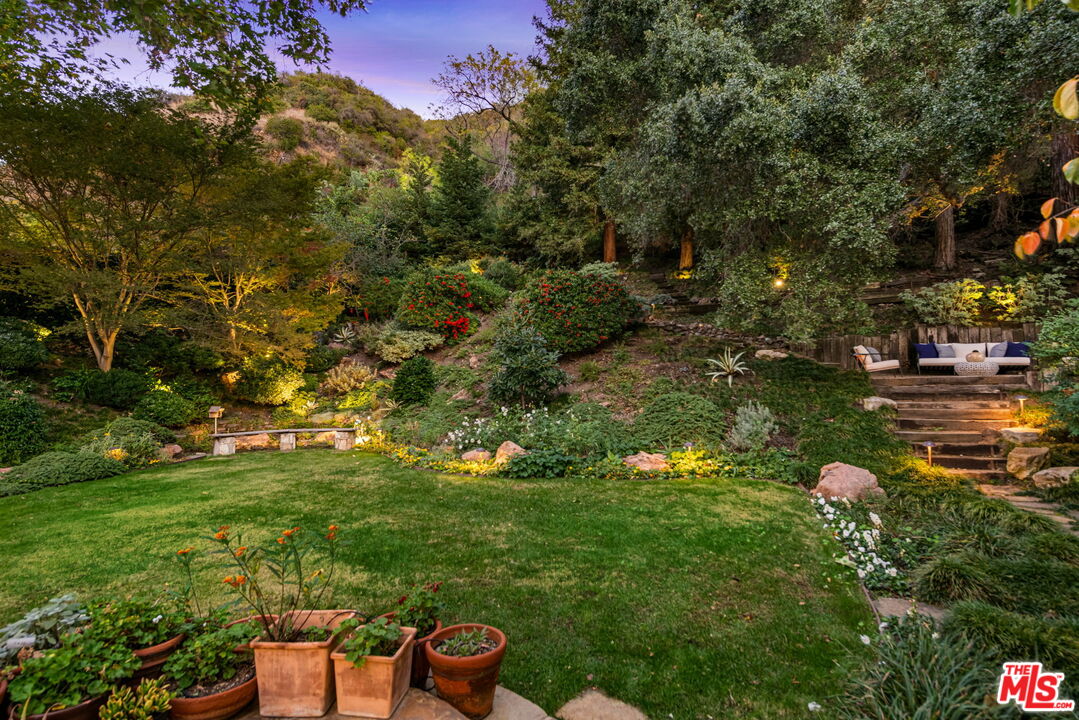 2610 Mandeville Canyon Rd