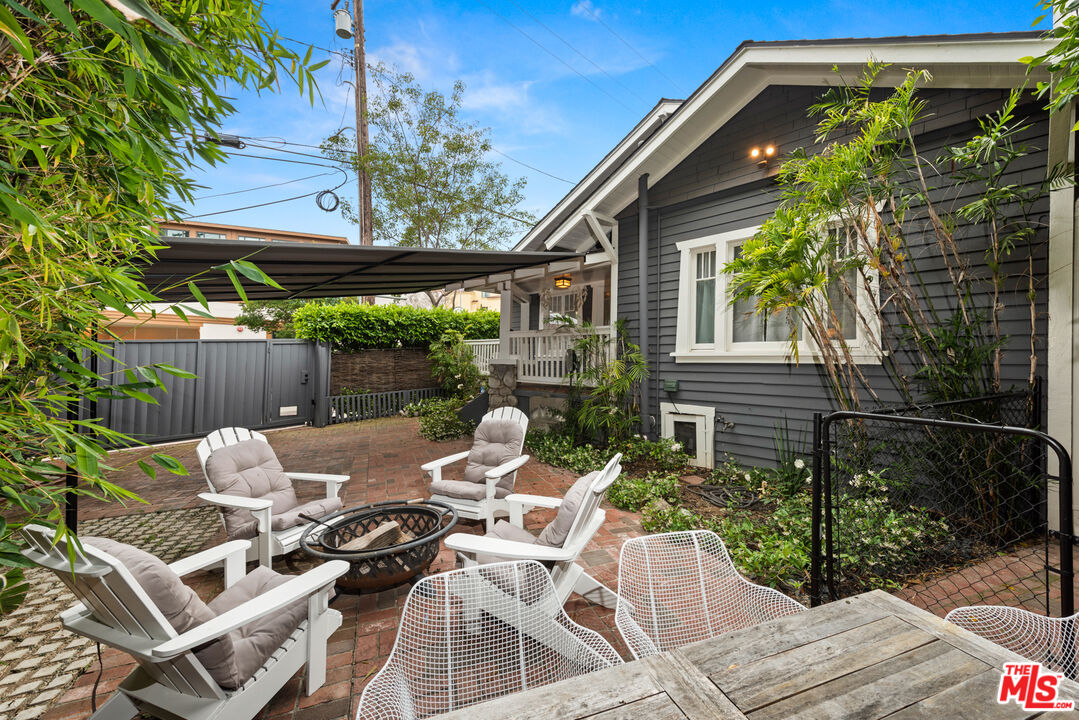 8867 Cynthia St