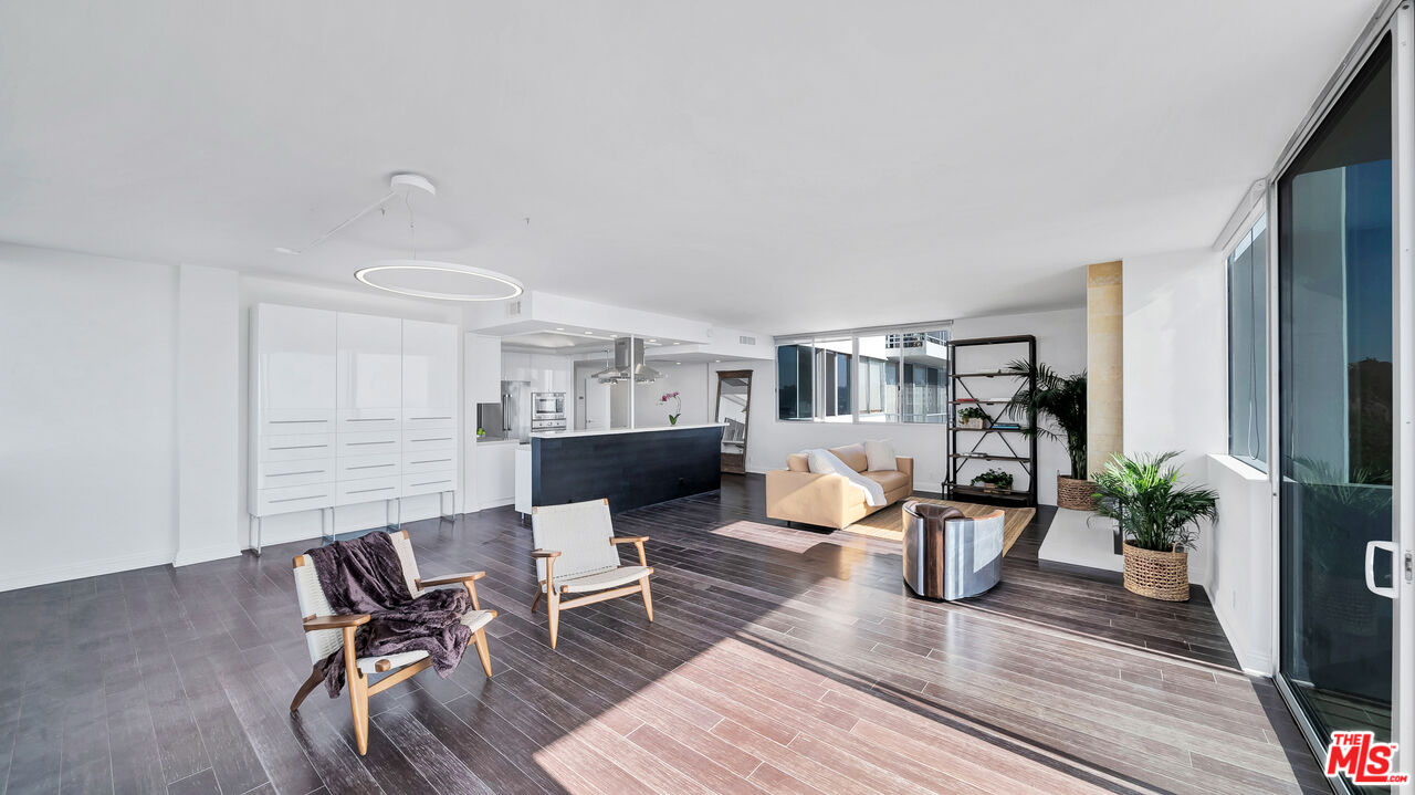 17350 W Sunset Blvd Unit: 605