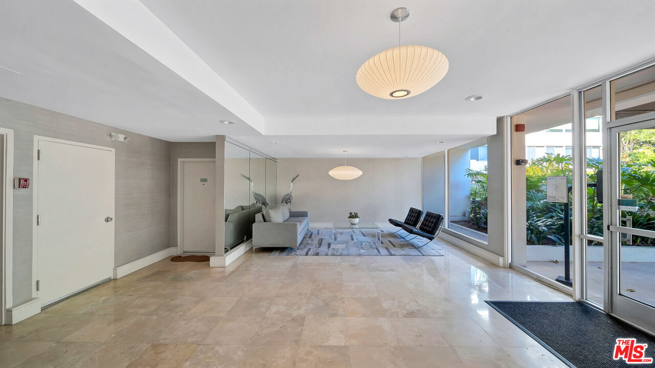 17350 W Sunset Blvd Unit: 605