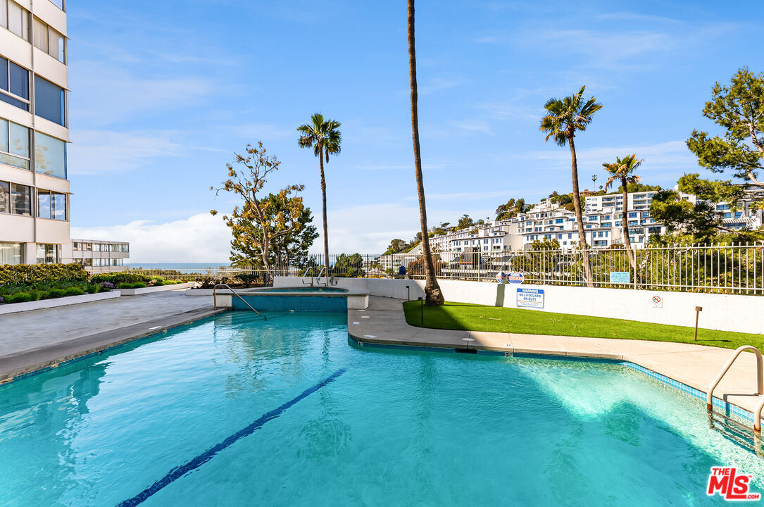 17350 W Sunset Blvd Unit: 605