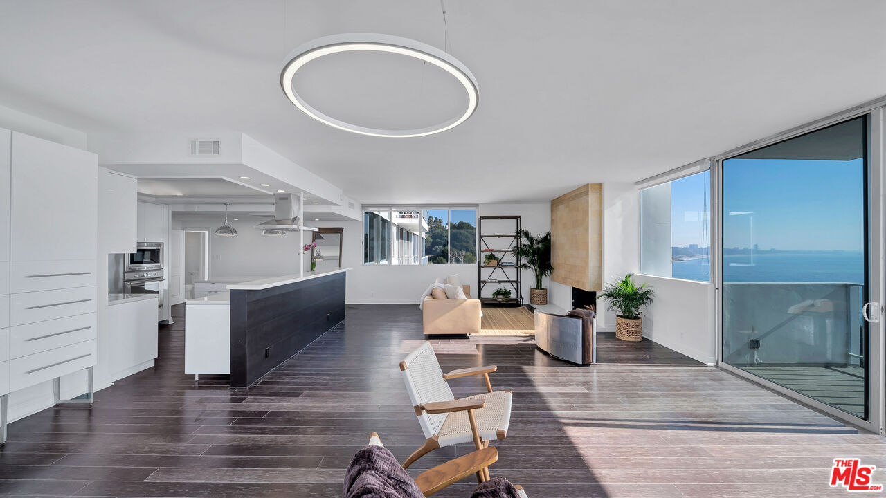 17350 W Sunset Blvd Unit: 605
