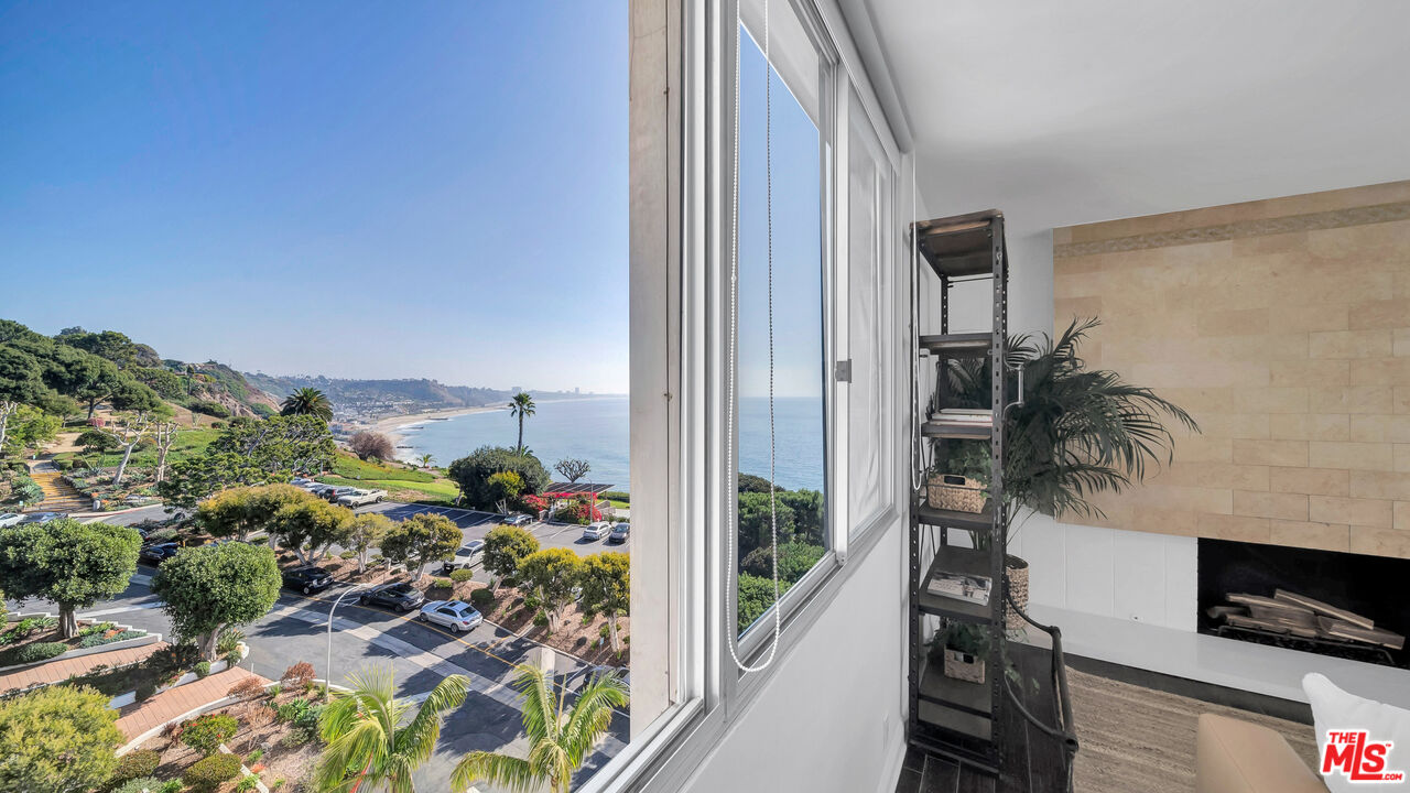 17350 W Sunset Blvd Unit: 605