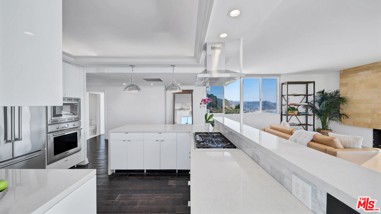 17350 W Sunset Blvd Unit: 605