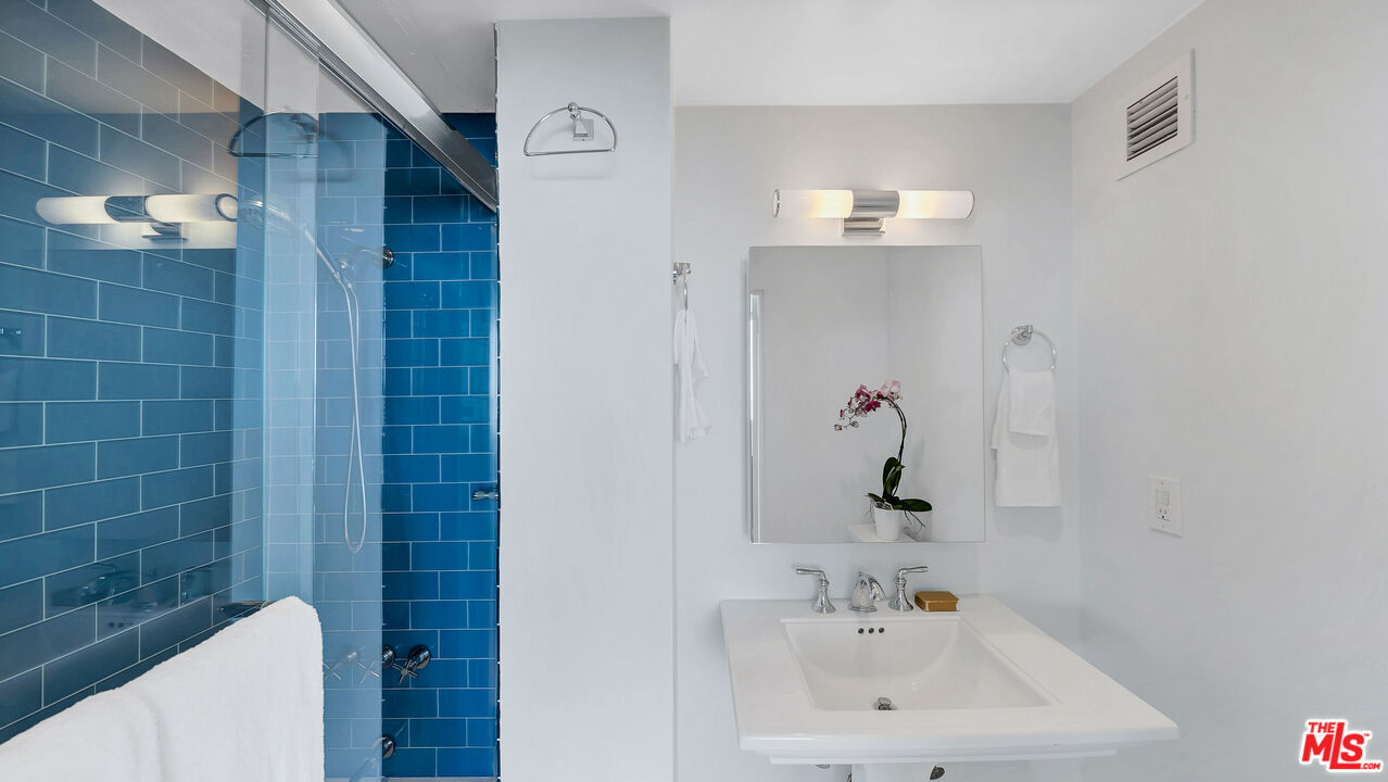 17350 W Sunset Blvd Unit: 605