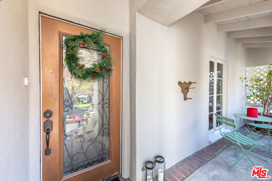 340 S Reeves Dr