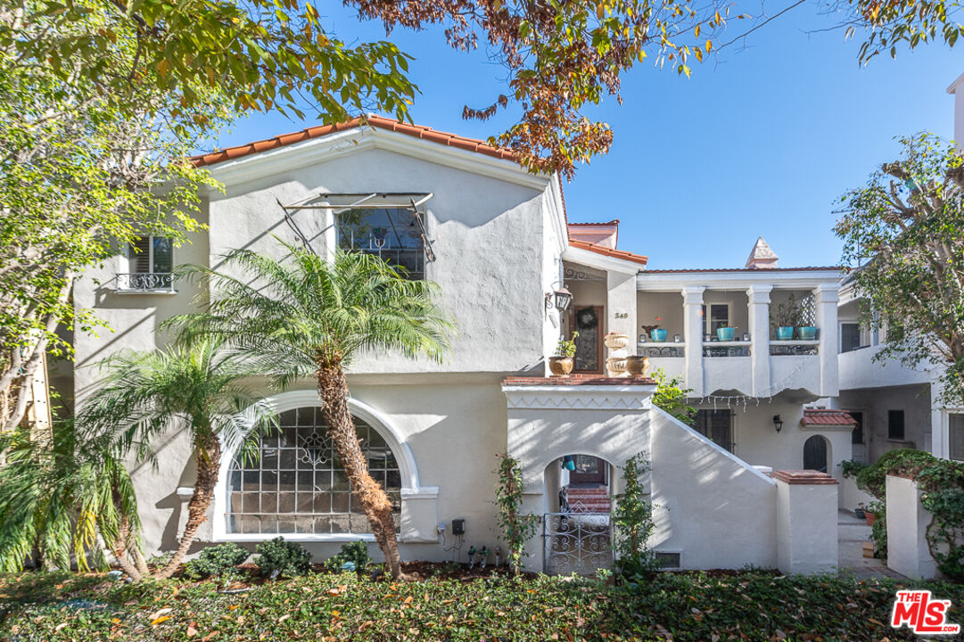 340 S Reeves Dr