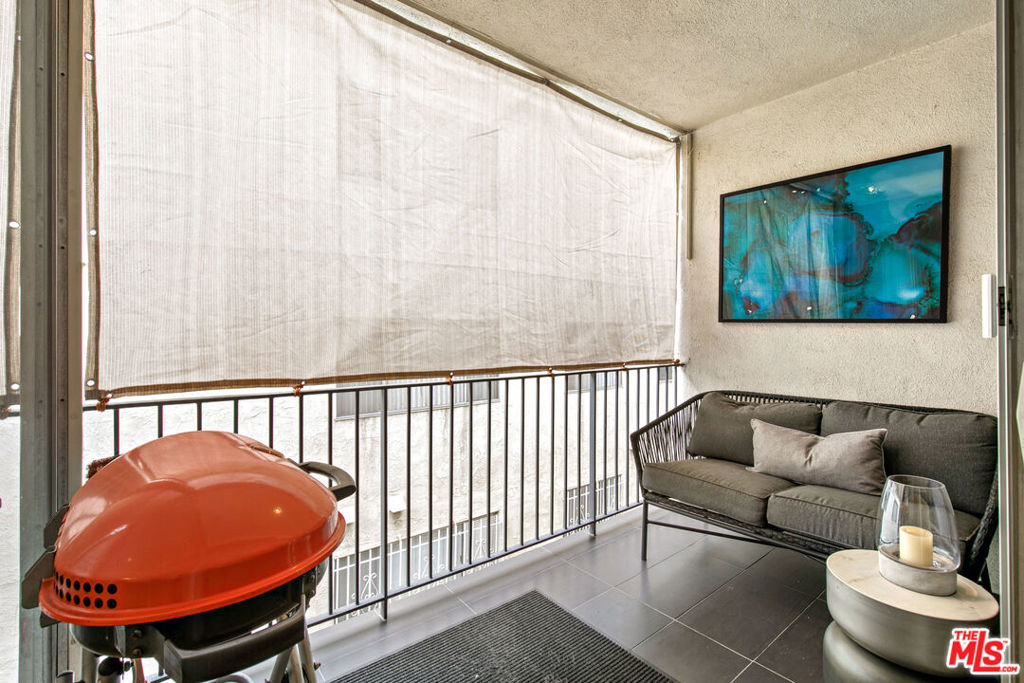 1539 N Laurel Avenue Unit: 301
