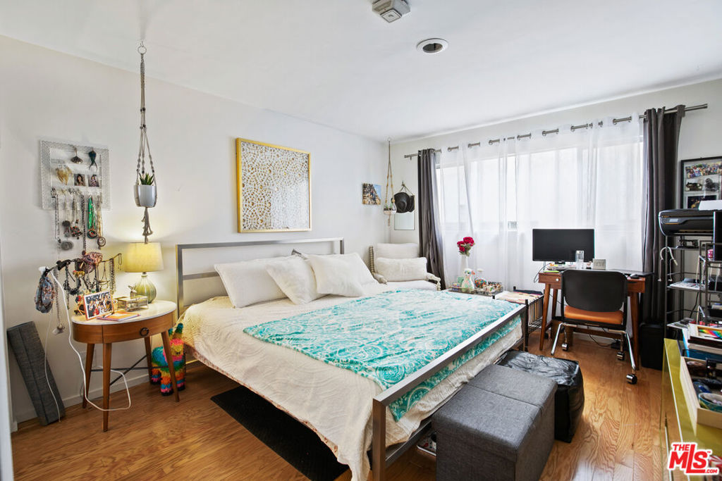 1539 N Laurel Avenue Unit: 301