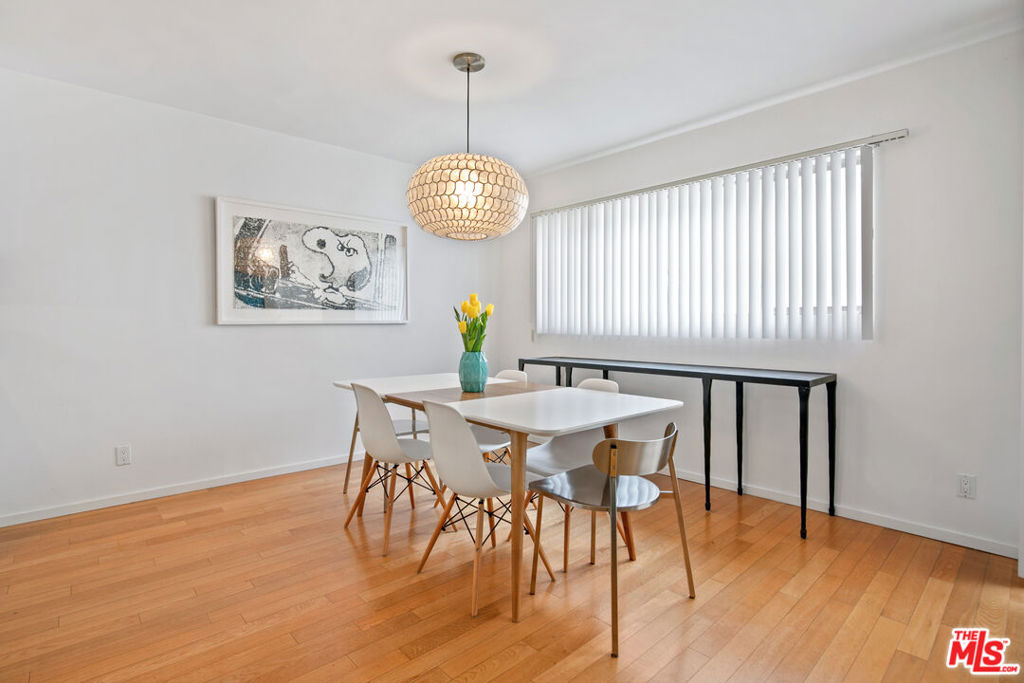 1539 N Laurel Avenue Unit: 301