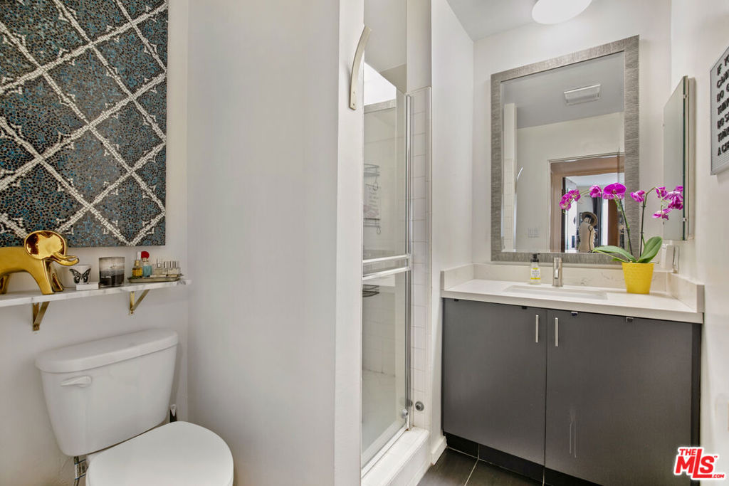 1539 N Laurel Avenue Unit: 301