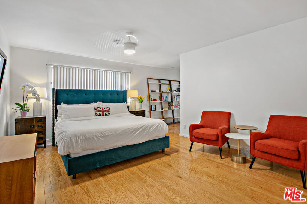 1539 N Laurel Avenue Unit: 301