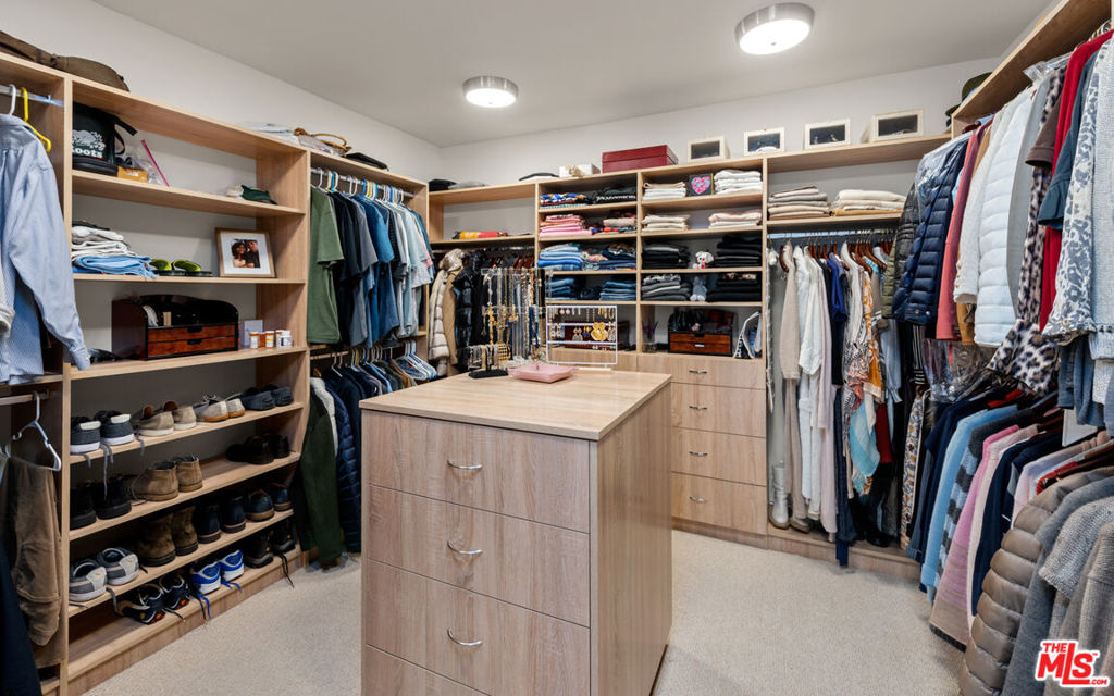 126 Westwind Mall