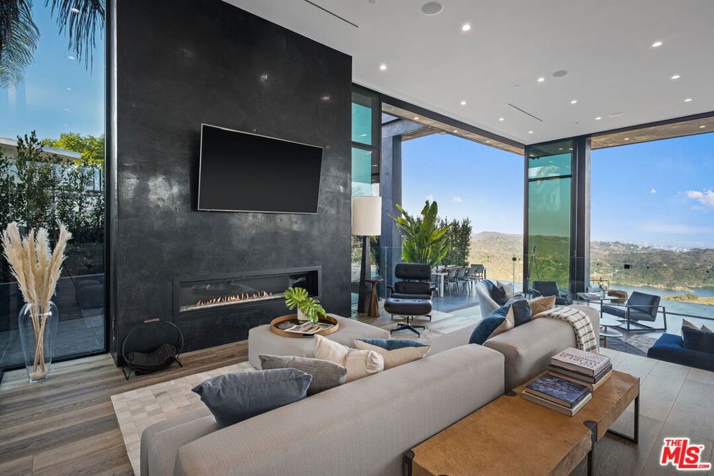 2304 Donella Circle