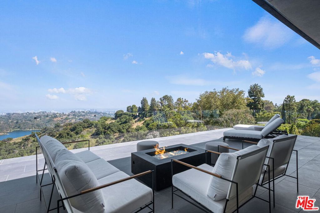 2304 Donella Circle