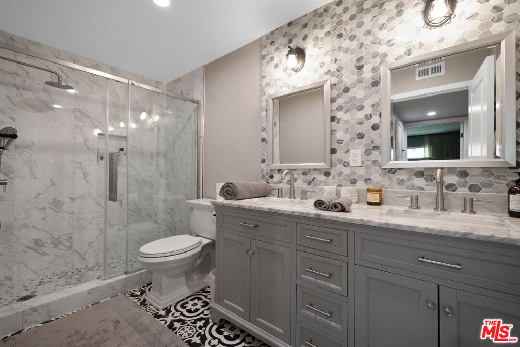 1101 W Macarthur Boulevard 268