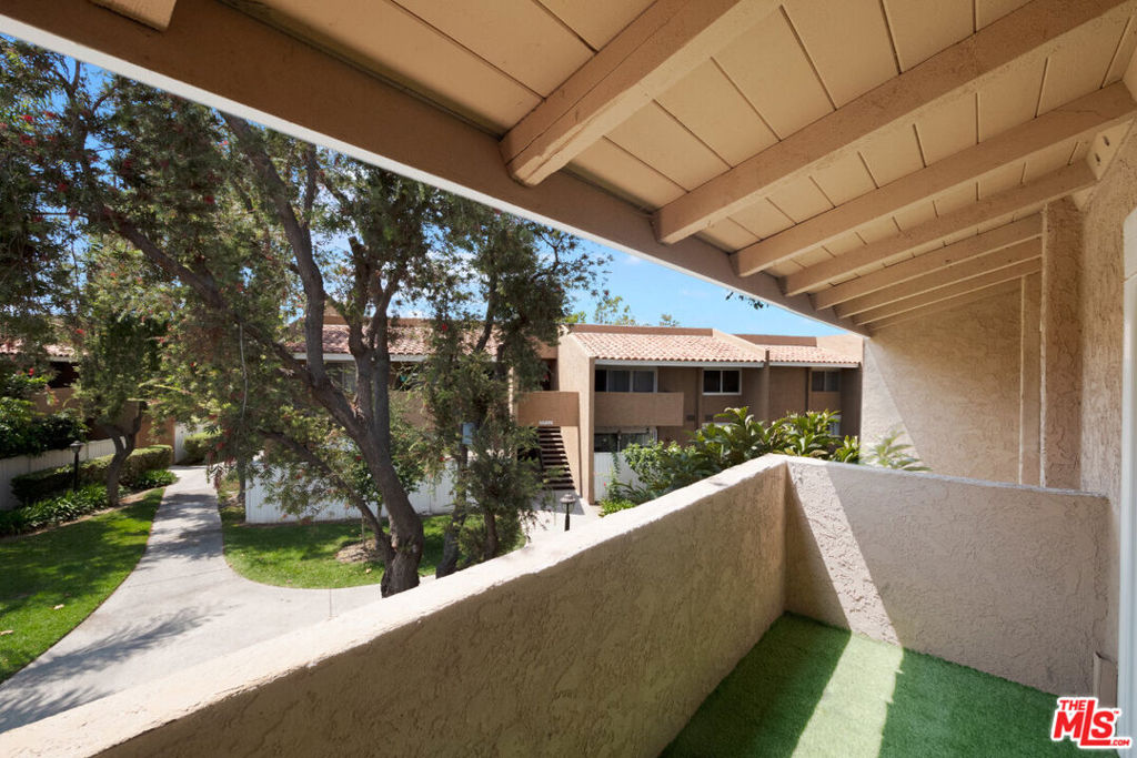 1101 W Macarthur Boulevard 268