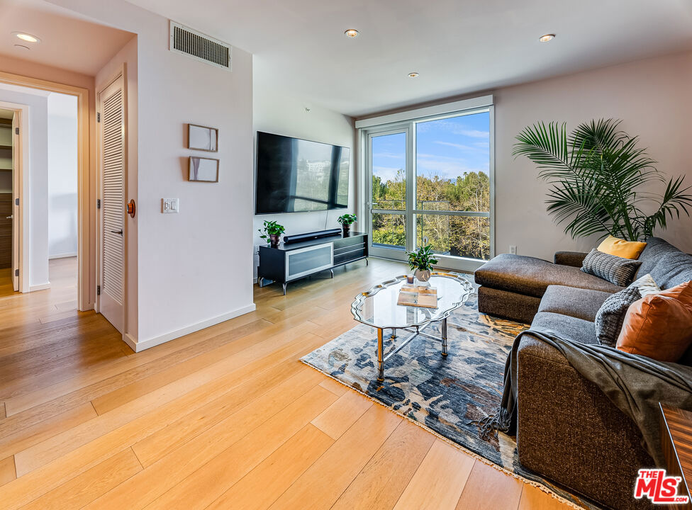 1705 Ocean Avenue Unit: 410