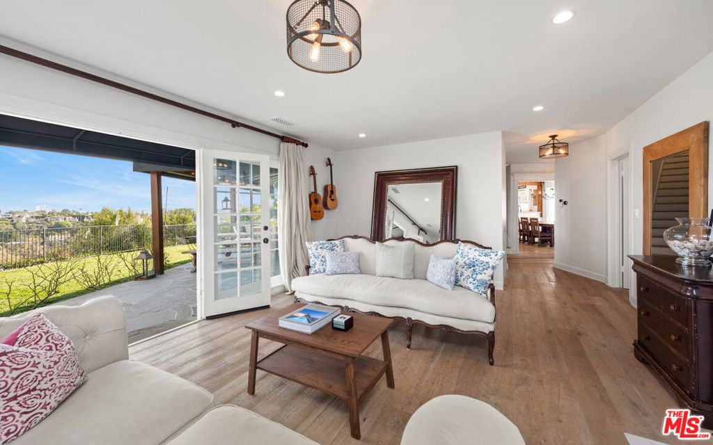 540 Amalfi Drive