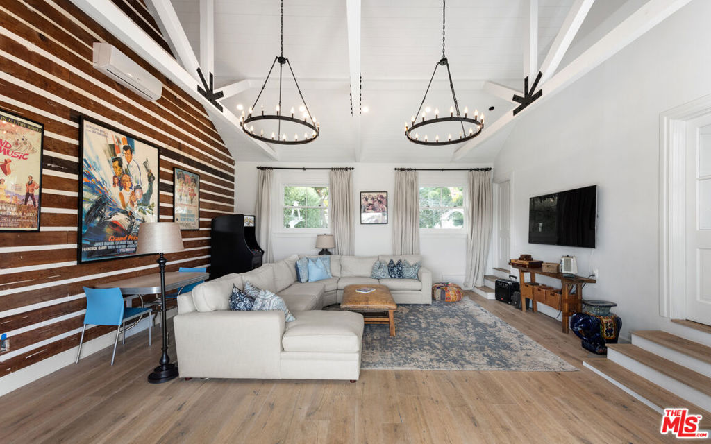 540 Amalfi Drive