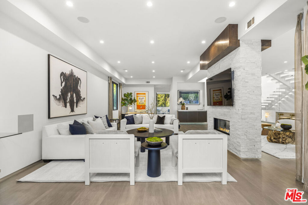 9586 Shirley Lane