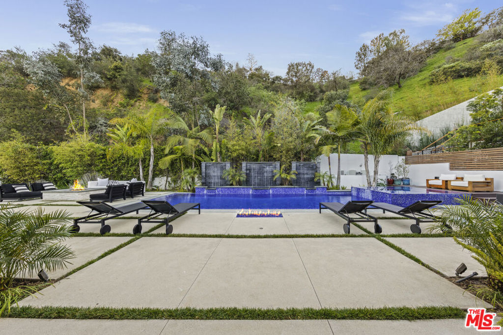 9586 Shirley Lane