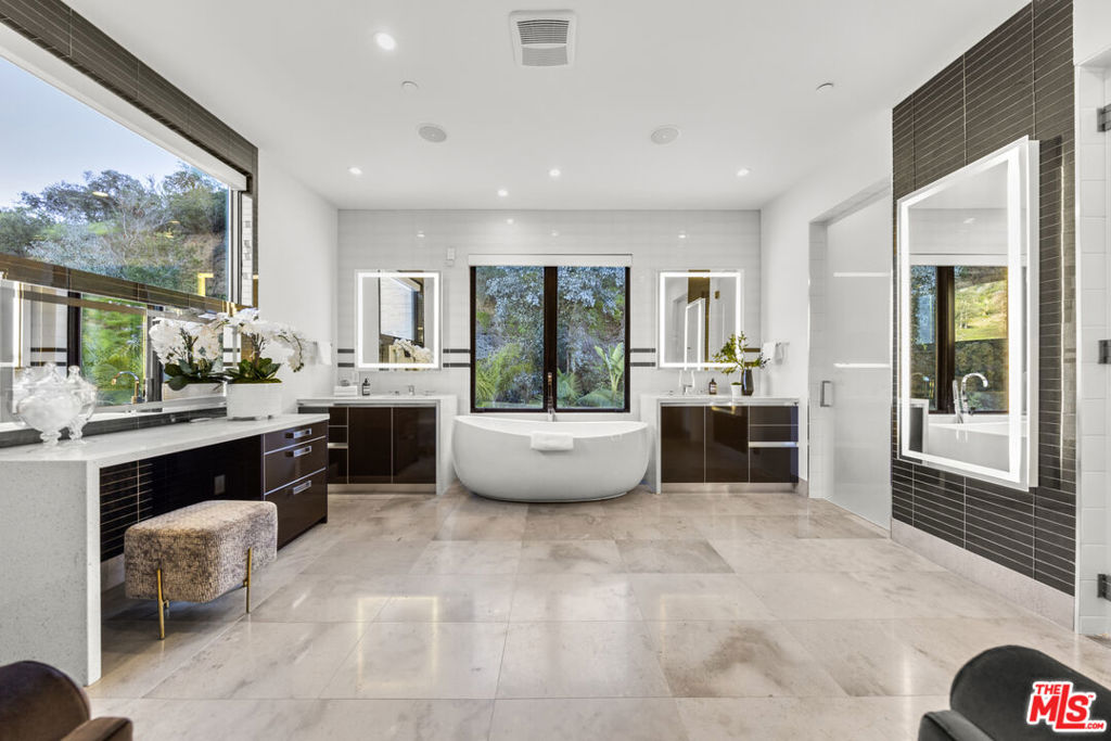 9586 Shirley Lane