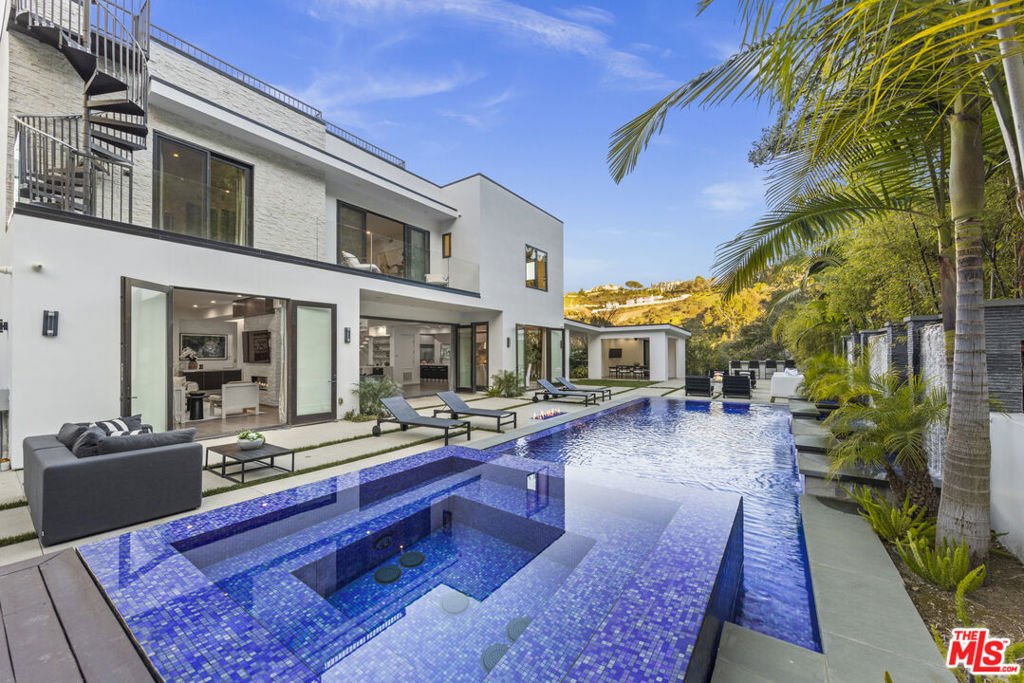 9586 Shirley Lane