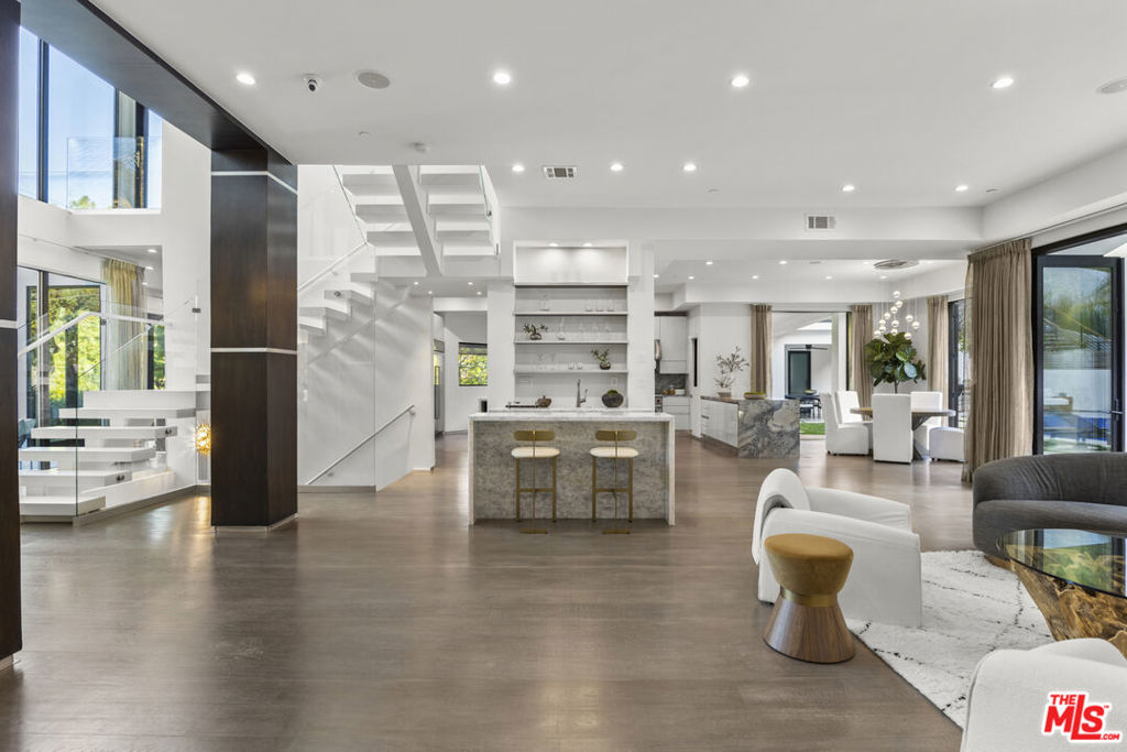 9586 Shirley Lane