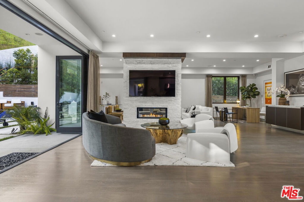 9586 Shirley Lane