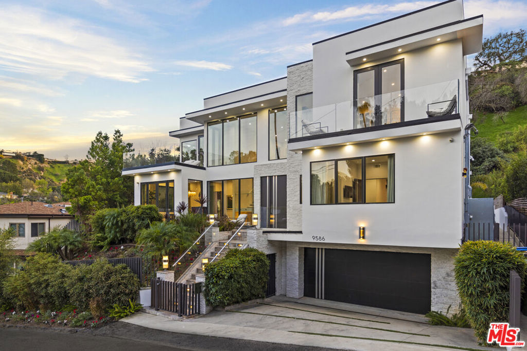 9586 Shirley Lane